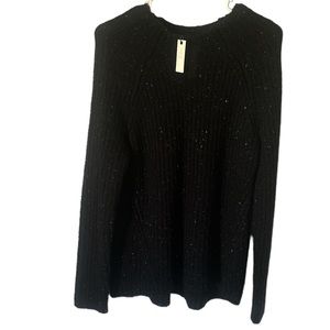 Cupio fuzzy warm women’s sweater. Size medium.